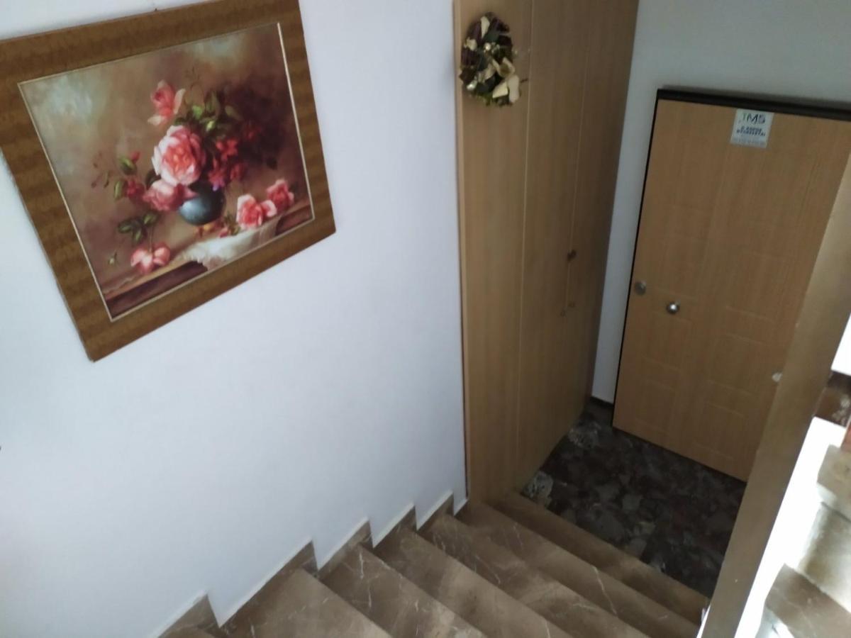 Private With A Beautiful Veranda Homestay *