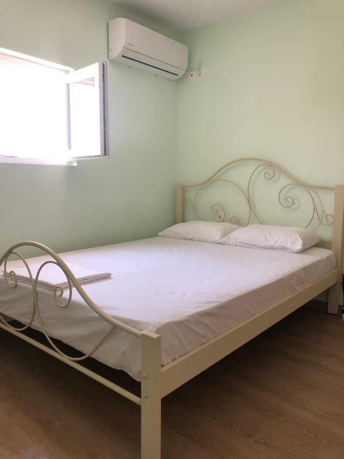 Private With A Beautiful Veranda * Heraklion (Crete)